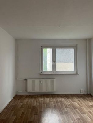 Renovierte 3 Raum Wohnung mit großzügigem Balkon und Aufzug in Gera Lusan - Photo 1