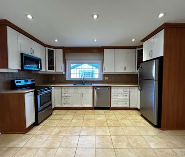 For Lease - 129 Kenwood Avenue, Toronto, Ontario - Photo 6