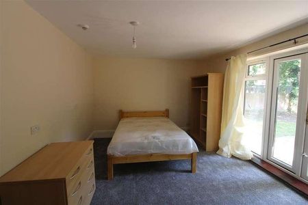 Archers Road, All Bills Included **** Student Property July****, Southampton, SO15 - Photo 5