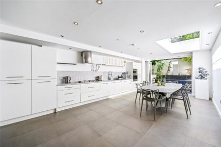 3 bedroom terraced house to rent - Photo 3