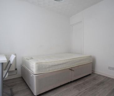 5 bedroom terraced house to rent - Photo 2