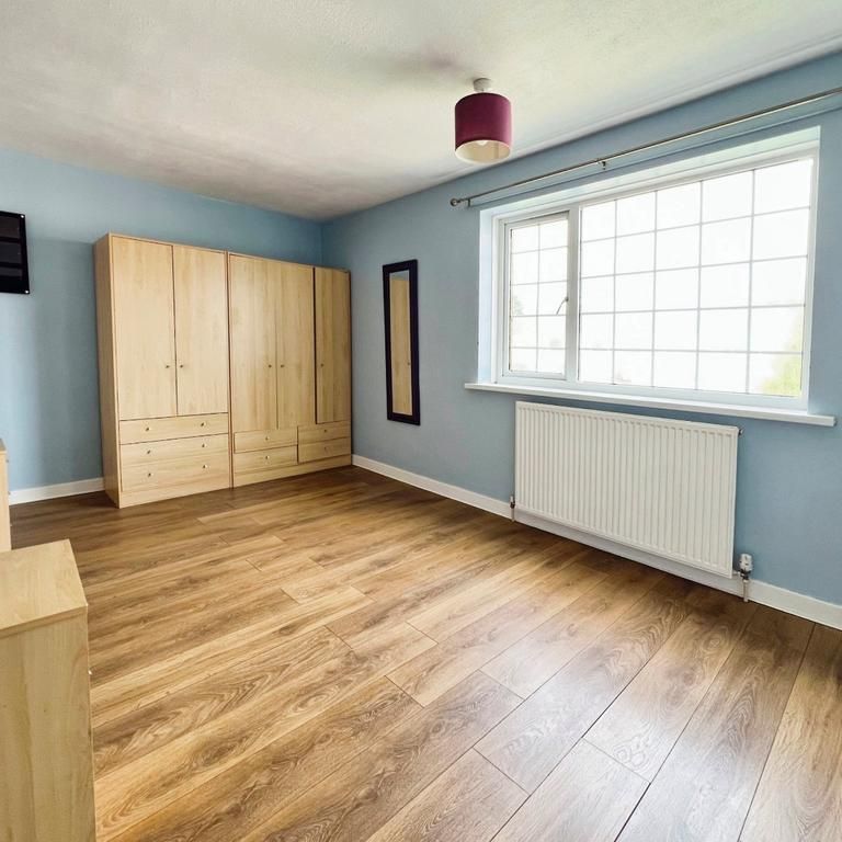 3 bedroom semi-detached house to rent - Photo 1