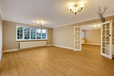 4 bedroom semi-detached house to rent - Photo 4