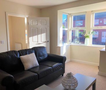 Hough Lane (Room 1), Bramley, Leeds - Photo 3