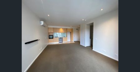 Sophisticated Apartment in a Prime Position - Photo 5