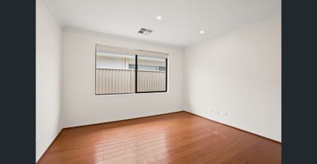 Large family home with solar Panels! - Photo 4