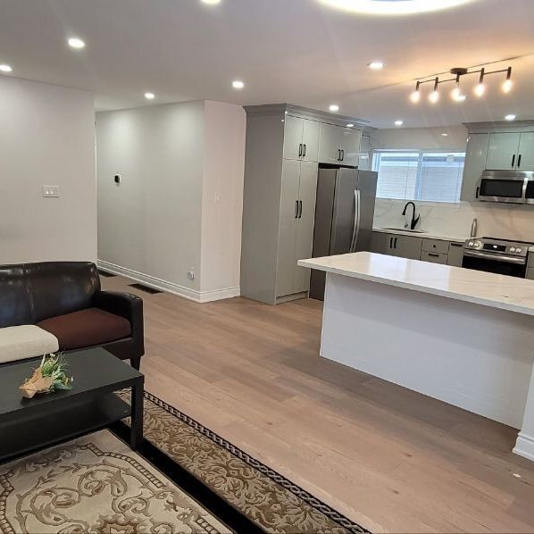 For Lease - 257 Axminster Drive Unit# Main Floor, Richmond Hill, Ontario - Photo 1