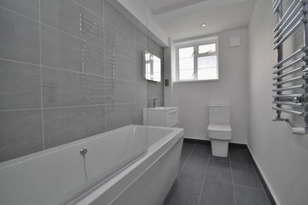 3 Bed Flat, Longfield House, W5 - Photo 4