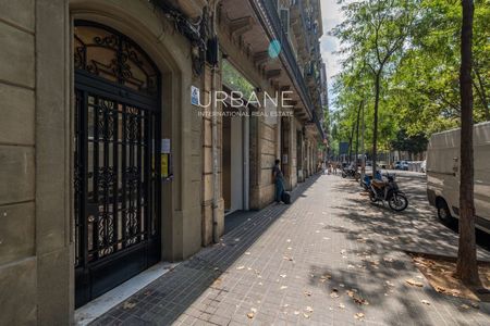 Apartamento de 2 habitaciones en alquiler en Eixample | Disponible ahora - Photo 2