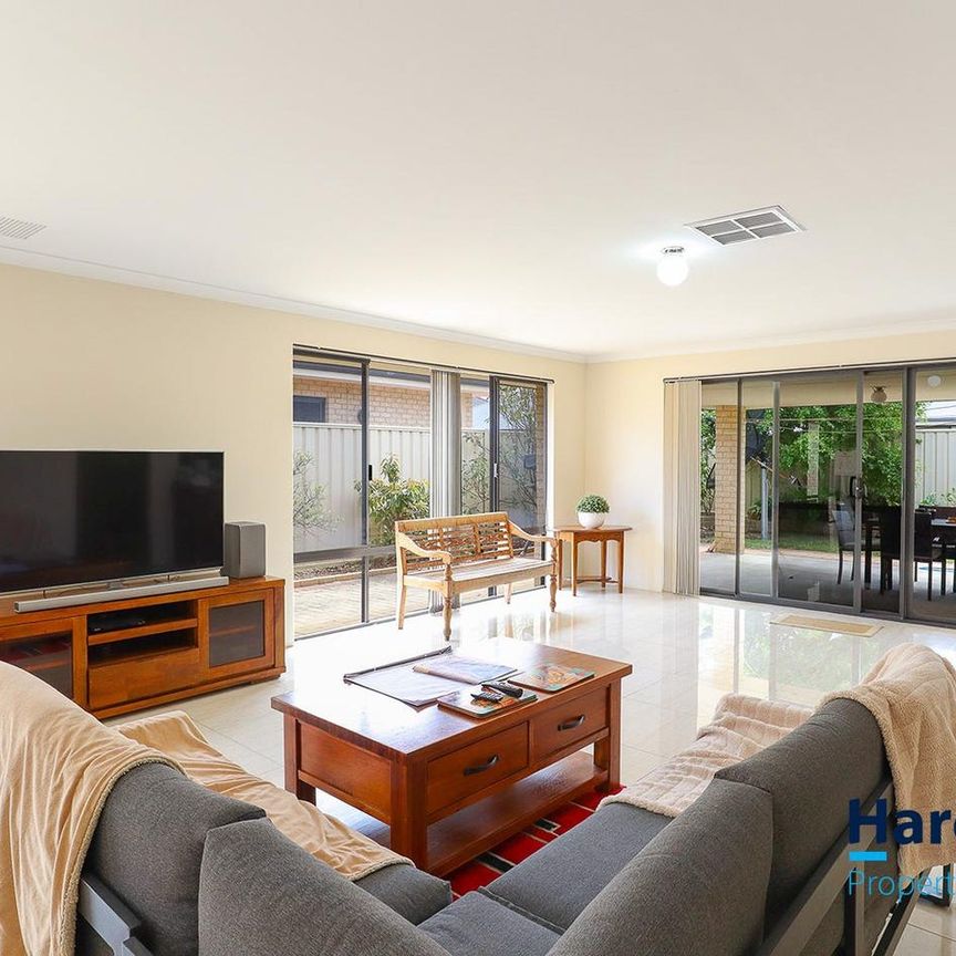 Spacious Home inc. Study, Theatre & Activity - Photo 1