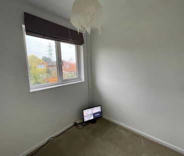 3 bedroom semi-detached house to rent - Photo 6