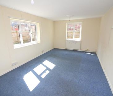 3 bedroom detached house to rent - Photo 2