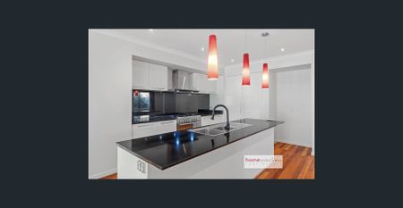 4 bedrooms + study family home in Alamandra estate - Photo 2