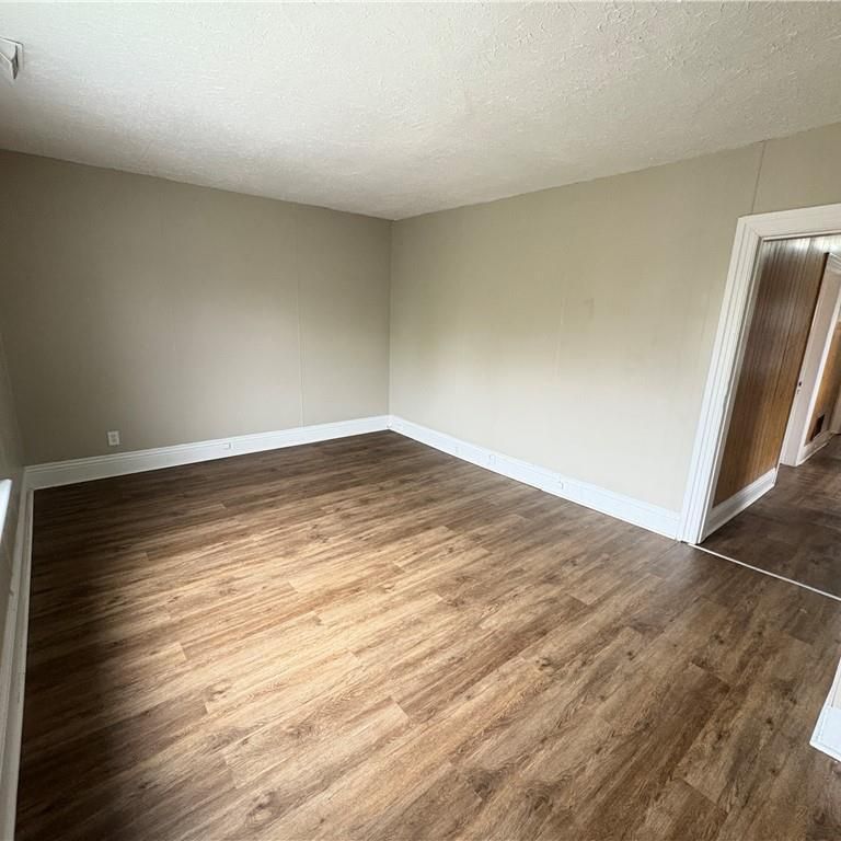 172 NELSON Street Unit# 2, Brantford, Ontario, N3S4B3 - Photo 1