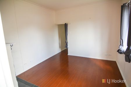 WELL PRESENTED 2 BEDROOM COTTAGE - Photo 2