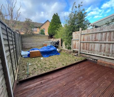 Gorse Meade, Slough - Photo 2