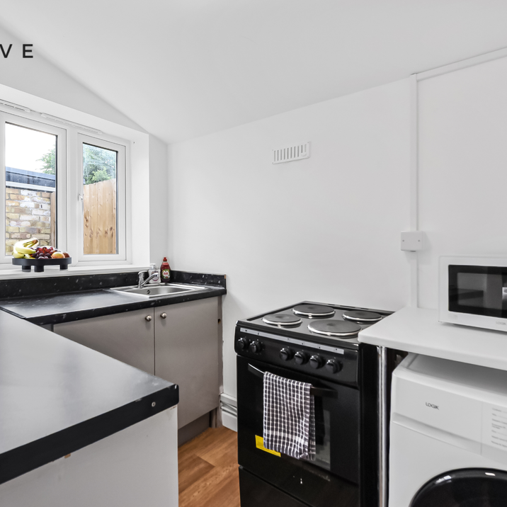 Studio to rent - Photo 1