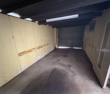 STYLISH 2 BEDDER STEPS FROM THE PARK AND THE NEW GRAFTON POOL - Photo 4