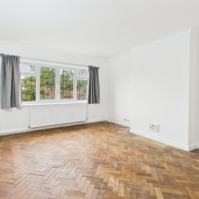 Ethorpe Crescent, Gerrards Cross, Buckinghamshire,SL9 - Photo 1