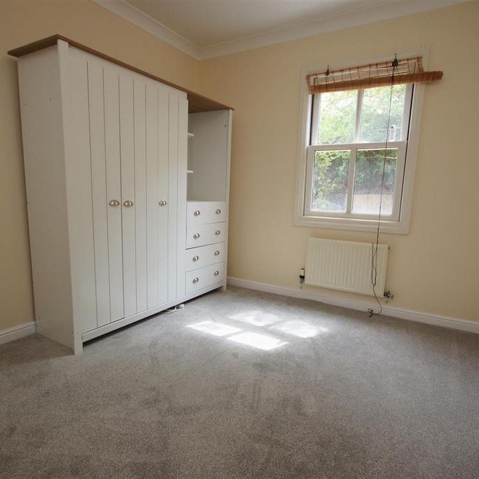 4 bedroom terraced house to rent - Photo 1