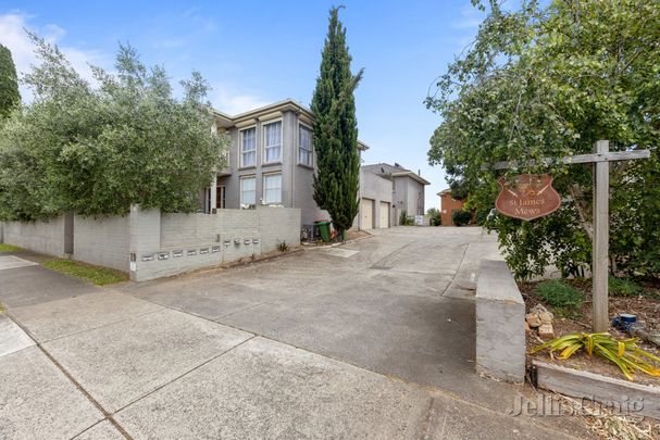 2/19 Lower Plenty Road, Rosanna - Photo 1