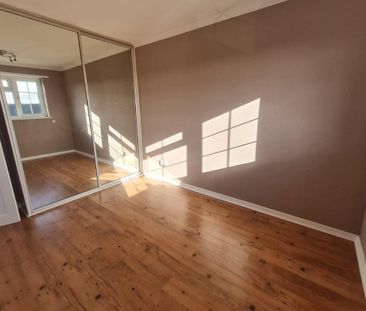 Hillside Close - Photo 4