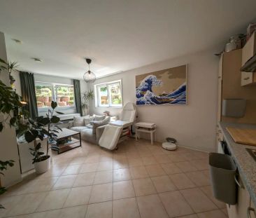 Gepflegte 2-Zimmer-Souterrain-Wohnung in ruhiger Lage mit Stellplatz - Photo 1