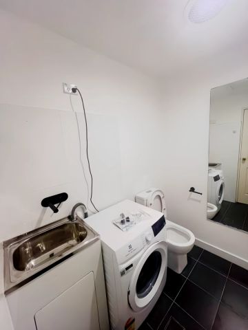 3 bed 1.5 bath Townhouse - Photo 5