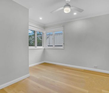 RENOVATED FOUR BEDROOM HOME! - Photo 3