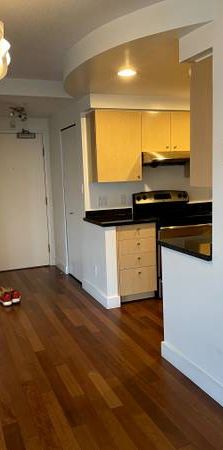 Spacious Unfurnished 1Br and Den - Photo 1