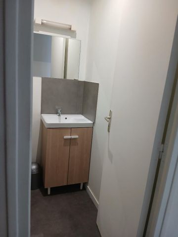 Location Appartement 2 pièces 27m² - Photo 5