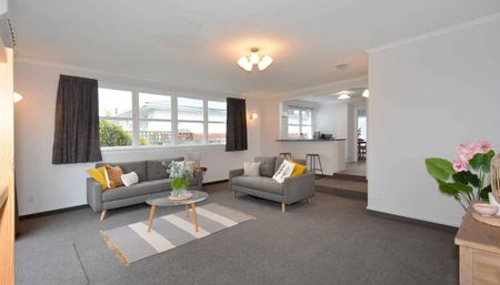 Family Home - Photo 2