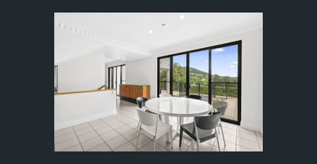 Private Family Retreat with Pool, Court & Multiple Living Areas - Photo 4