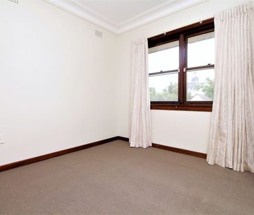 Charming Two Bedroom Apartment Bursting With Character - Photo 3