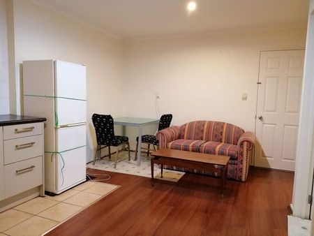 1BR Flat - Rent Includes Utilities! - Photo 2