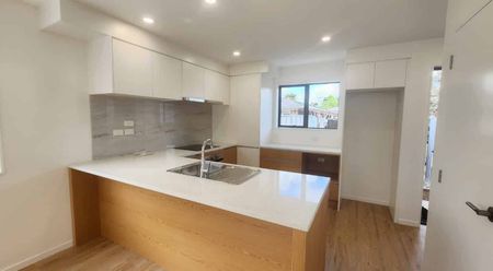 Three Bedroom Townhouse - Photo 2