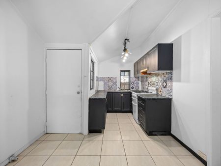 32 Lowry Street, North Ipswich QLD 4305 - House For Rent | Domain - Photo 2