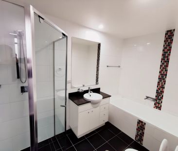 2 bedroom 2 bath - Photo 6