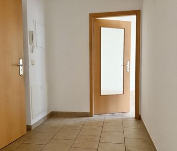 TOP • 2-Zimmer • Fussbodenheizung • Laminat • Tageslichtbad mit Wan... - Foto 1