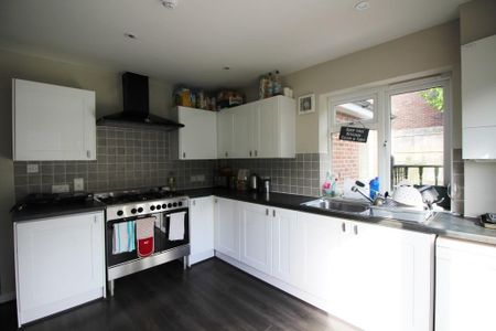 1 bedroom in a house share to rent - Photo 5