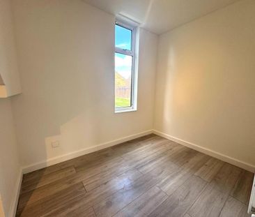 3 bedroom end of terrace house to rent - Photo 6
