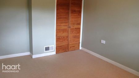 3 bedroom end of terrace house to rent - Photo 2