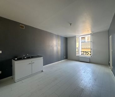 Location Appartement 4 pièces 81m² - Photo 4