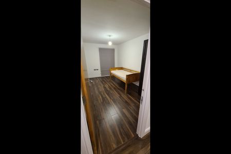 2 Bed Flat, Serenity Close, HA2 - Photo 2