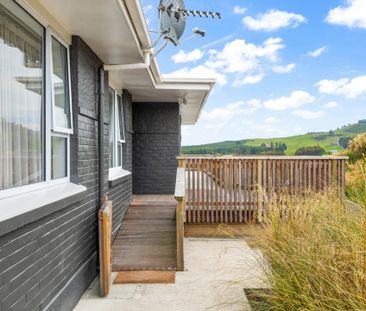 A home of elegance, ease and true tranqulity - Photo 4