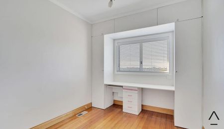 Charming Brick Family Home - Photo 3