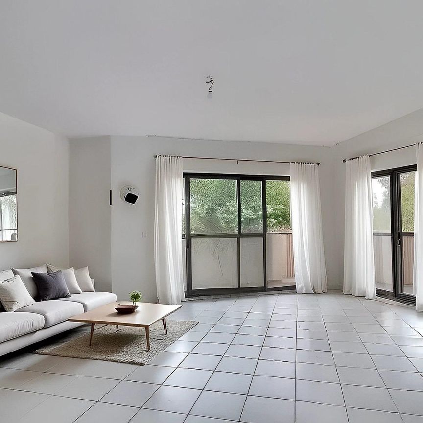 Location Appartement 3 pièces 83m² CHAMALIERES 63400 - Photo 1