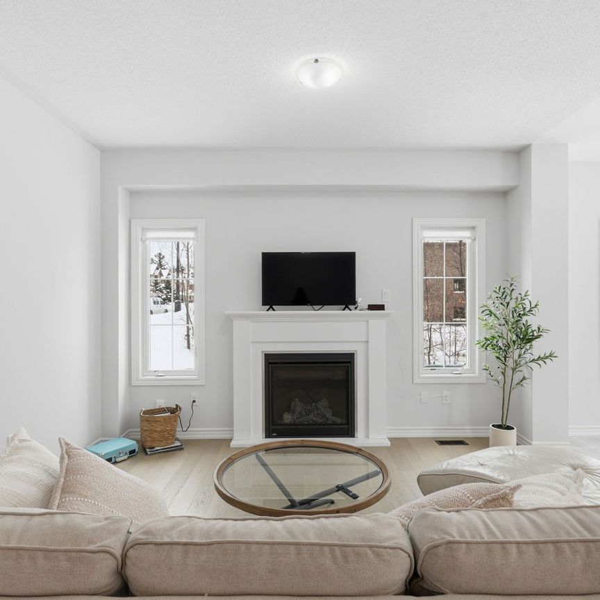 For Lease - 8 Scotia Road, Georgina, Ontario - Photo 1