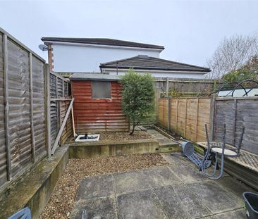 1 bedroom in a house share to rent - Photo 6