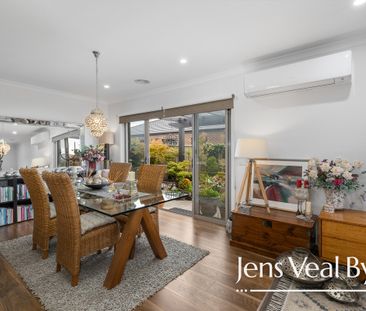 Perfectly presented 2BR, 2BA, private courtyard, High School Zone, ... - Photo 4